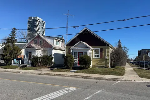 34 Trueman Street, ON L6W 3B3