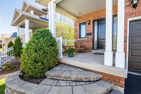 256 Sherwood Road, ON L9T 7C3