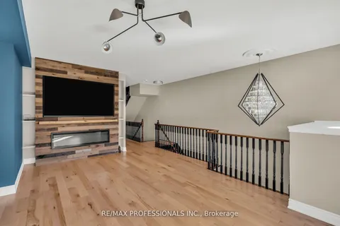 74 Dryden Way, ON M9R 0B2