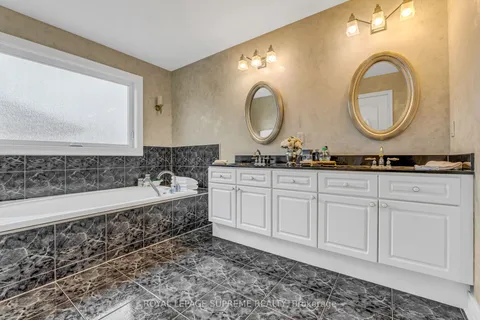 2819 Duncairn Drive, ON L5M 5C6