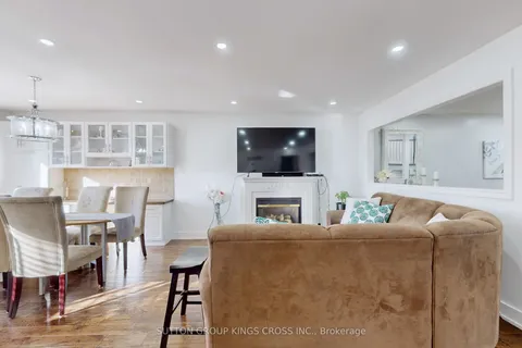 118 Van Scott Drive, ON L7A 1N4