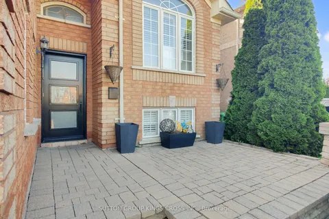 118 Van Scott Drive, ON L7A 1N4
