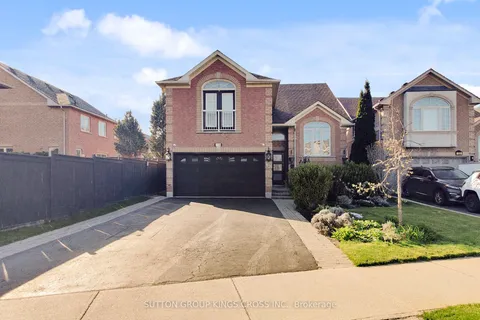 118 Van Scott Drive, ON L7A 1N4