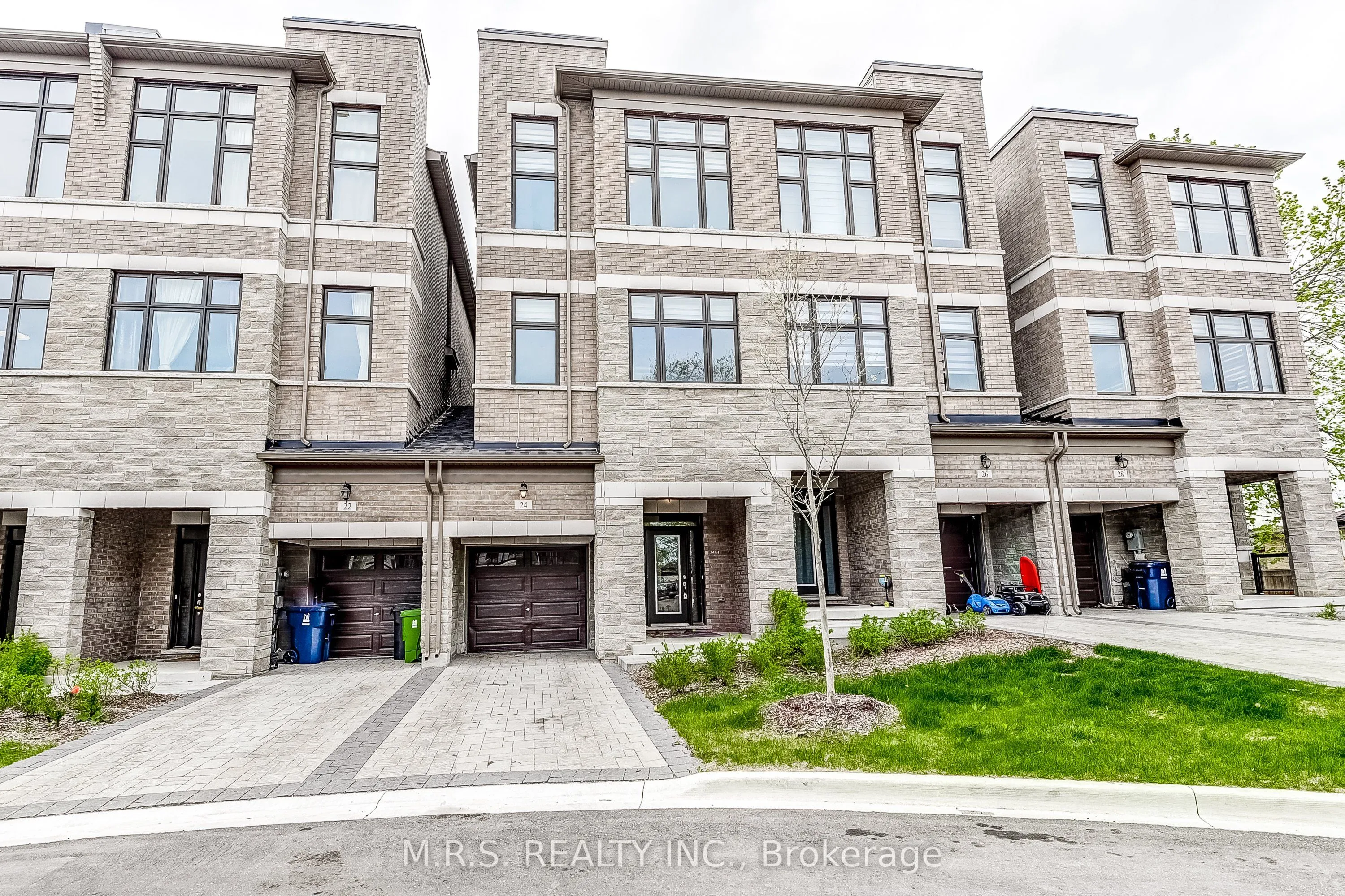 24 Tarmola Park Court, ON M9L 0A6