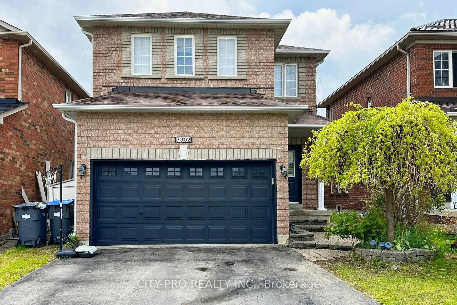 7302 Rosehurst Drive, Mississauga, ON L5N 8H1