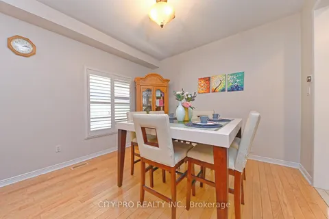 7302 Rosehurst Drive, Mississauga, ON L5N 8H1