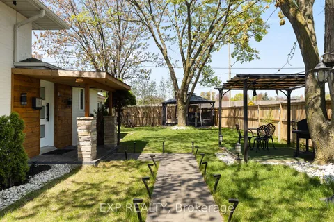 1626 Park Royale Boulevard, ON L5E 2Z8