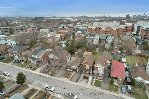 661 Beresford Avenue, ON M6S 3C4