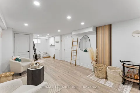 21 Yvonne Avenue, ON M3L 1C8