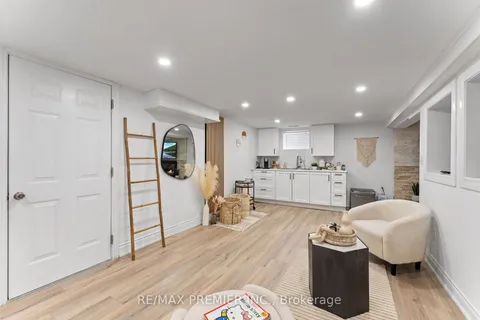 21 Yvonne Avenue, ON M3L 1C8