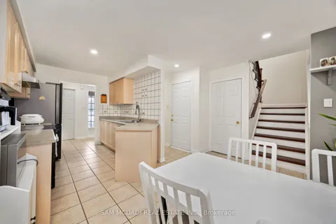 988 Delgado Drive, ON L5V 2S3