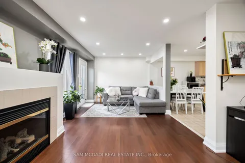 988 Delgado Drive, ON L5V 2S3