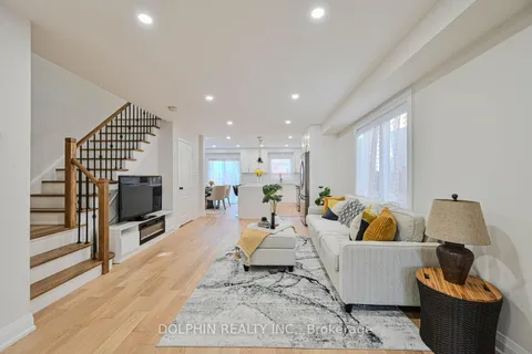 907 Tambourine Terrace, ON L5W 1S4