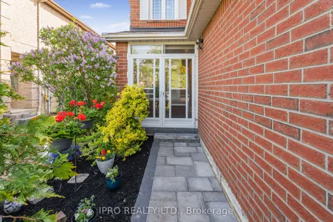 5466 Bullrush Drive, ON L5V 1Z1