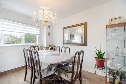 11 Arrowsmith Avenue, ON M6M 2W8