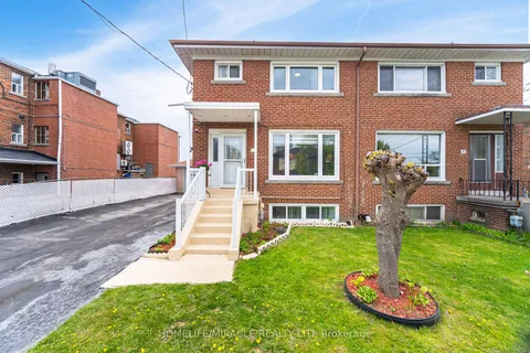 11 Arrowsmith Avenue, ON M6M 2W8