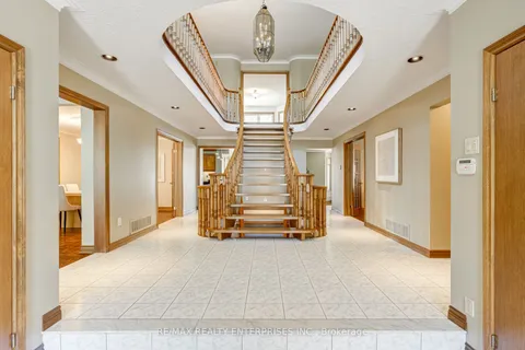 14 Donalbert Road, ON M9B 2E8