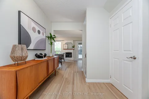 3017 Glace Bay Road, ON L5N 2J9
