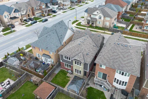 597 Bartleman Terrace, ON L9T 6Z4