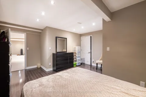925 Dice Way, Milton, ON L9T 8C9