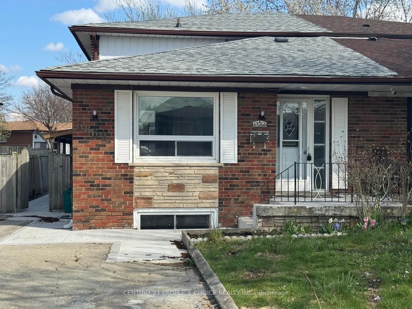 6862 Darcel Avenue, Mississauga, ON L4T 2W5