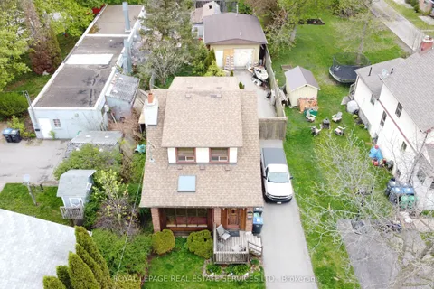 1083 Seneca Avenue, ON L5G 3X4