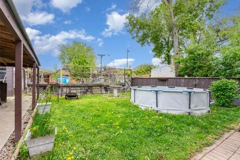62 Nash Drive, Toronto, ON M3M 2L5