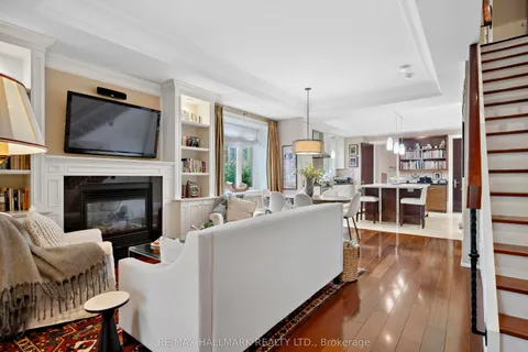 85 Sorauren Avenue, ON M6R 2E1