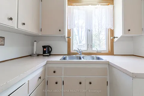 2054 Bridge Road, ON L6L 2E7