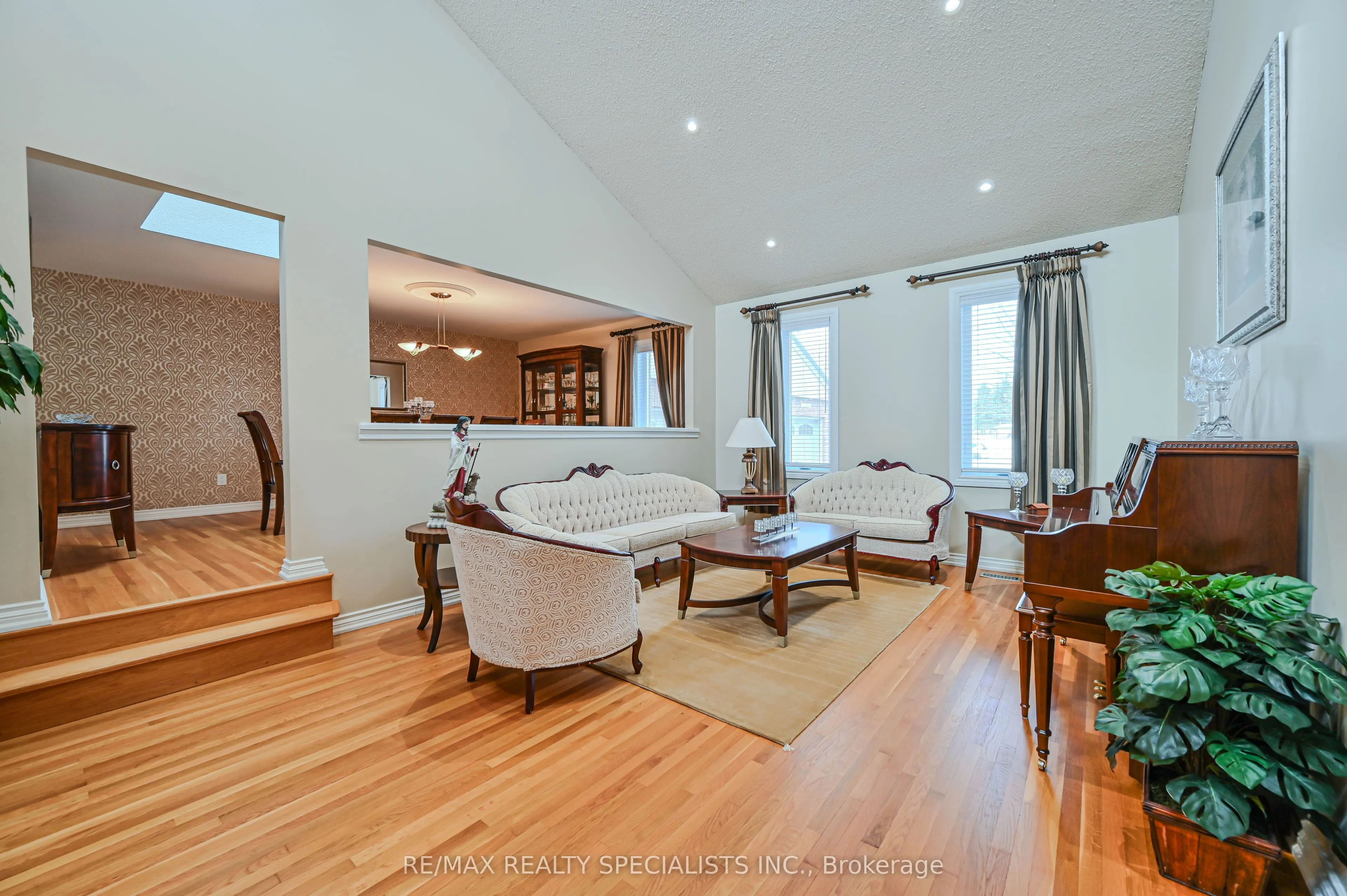 6 Leone Lane, ON L6P 0K9