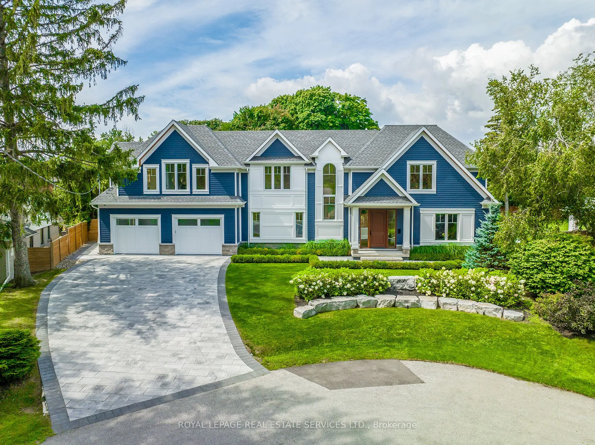 1618 Dogwood Trail, ON L5G 3A5