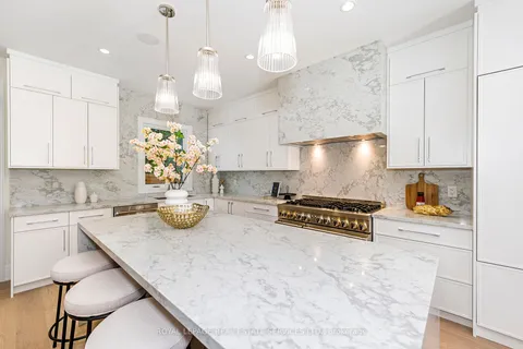 1618 Dogwood Trail, ON L5G 3A5