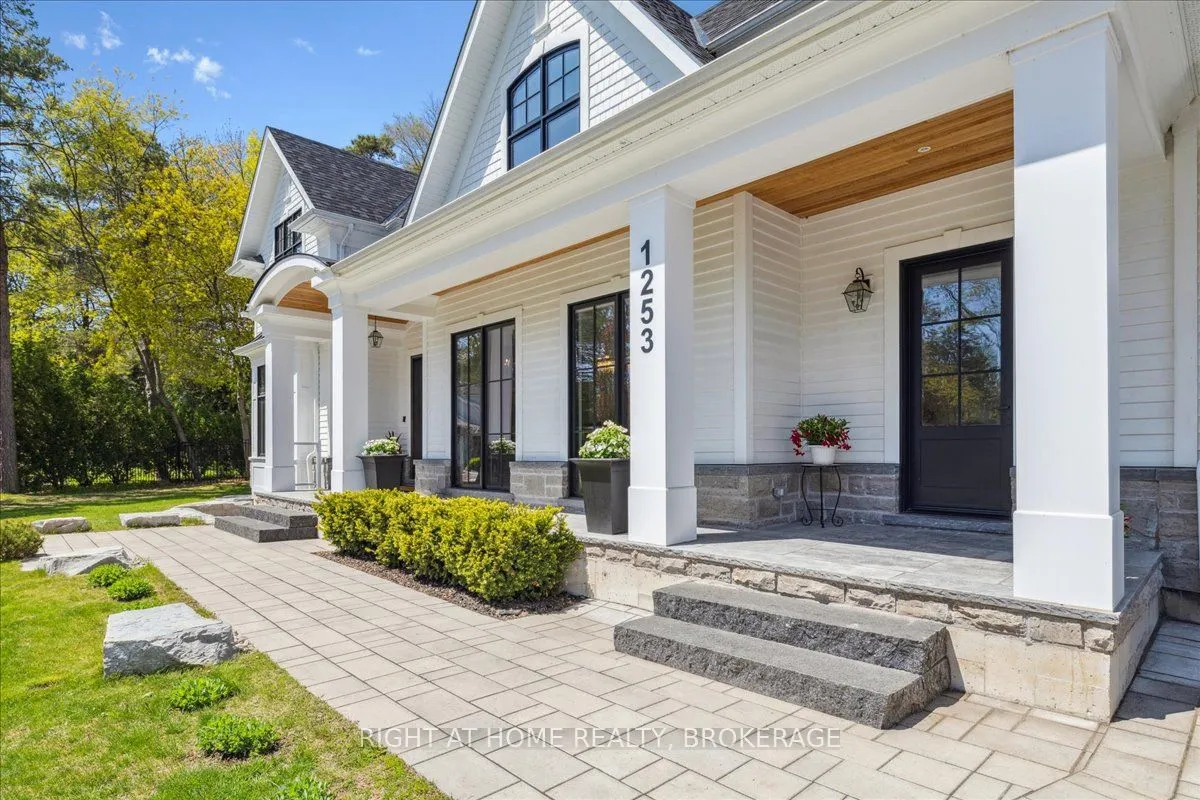 1253 Crawford Court, ON L6J 1Z2