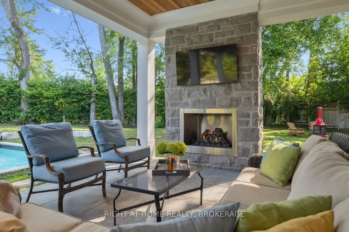 1253 Crawford Court, ON L6J 1Z2