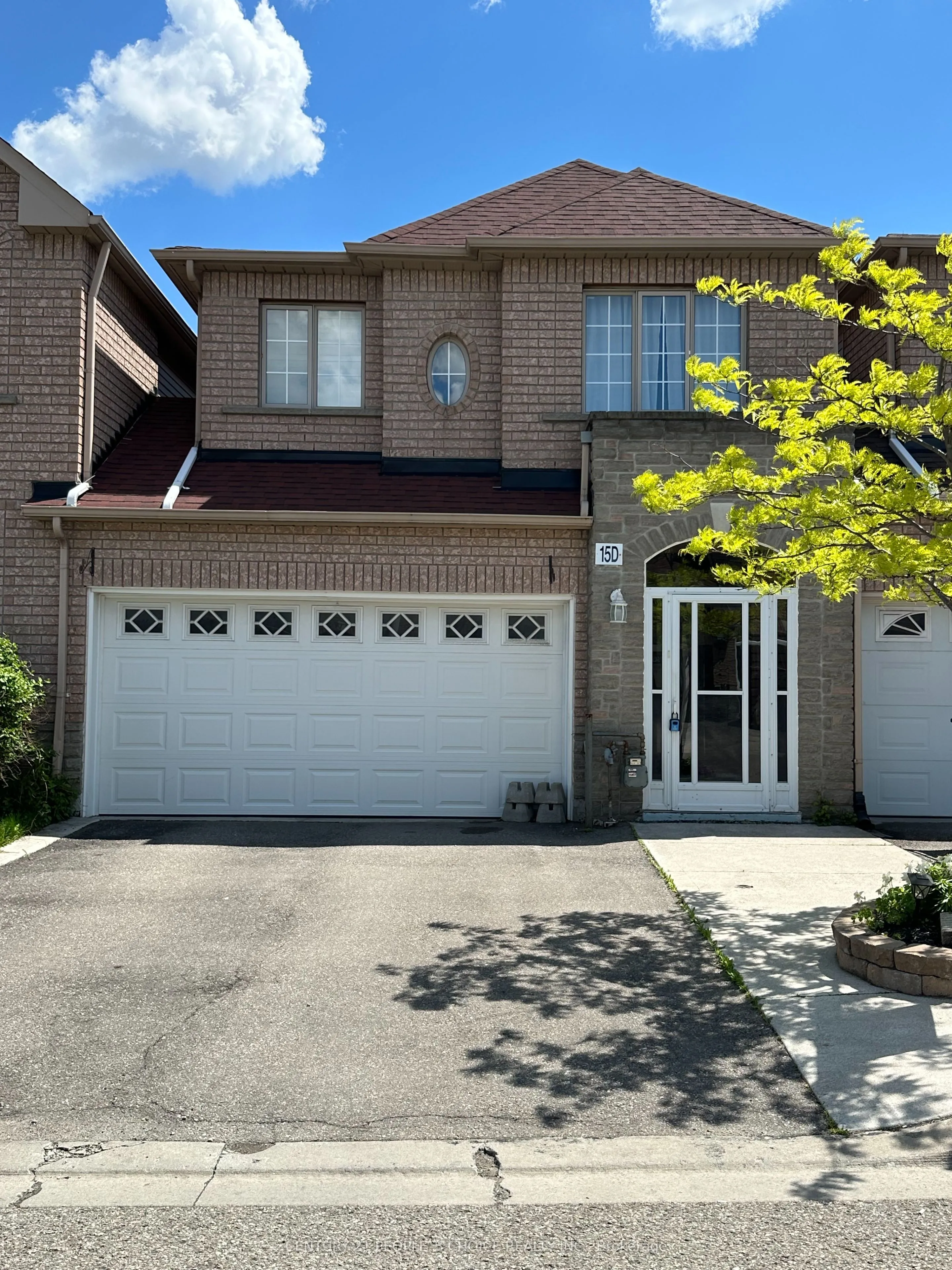 15D View Green Crescent, Toronto, ON M9W 7C9