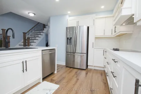 15D View Green Crescent, Toronto, ON M9W 7C9