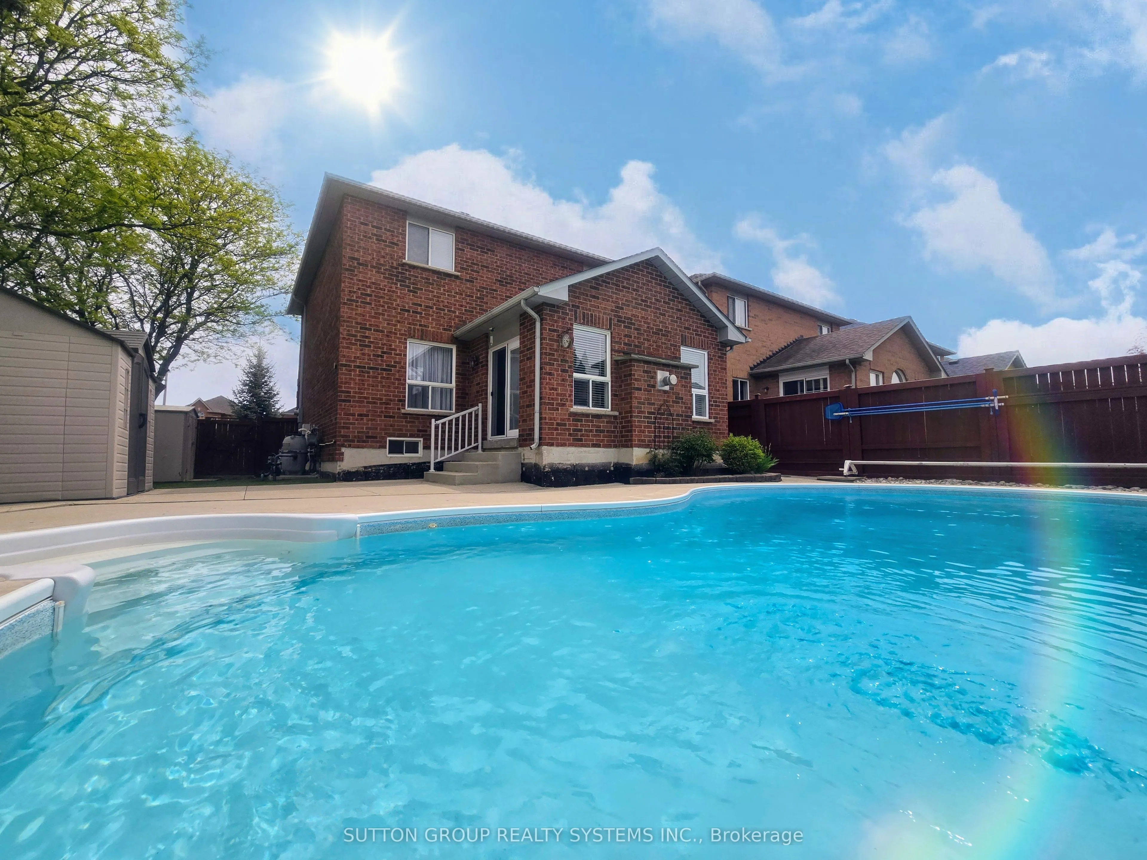 3945 Foxwood Avenue, ON L5N 7V4