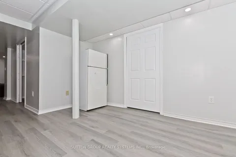 3945 Foxwood Avenue, ON L5N 7V4