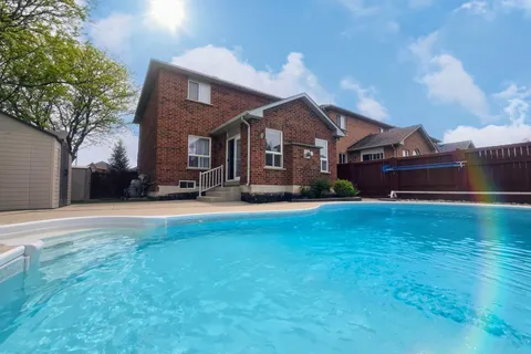 3945 Foxwood Avenue, ON L5N 7V4