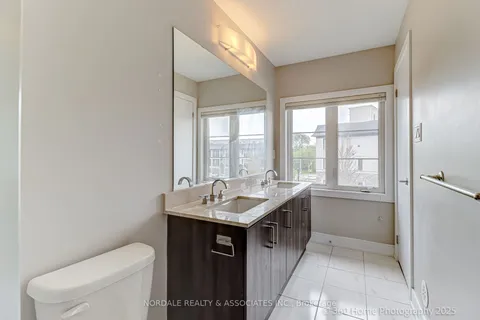 560 Mermaid Crescent, Mississauga, ON L5G 0B3