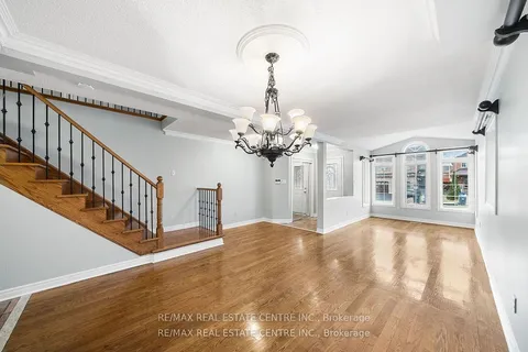 49 Hollowgrove Boulevard, ON L6P 1A9