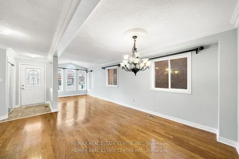 49 Hollowgrove Boulevard, ON L6P 1A9