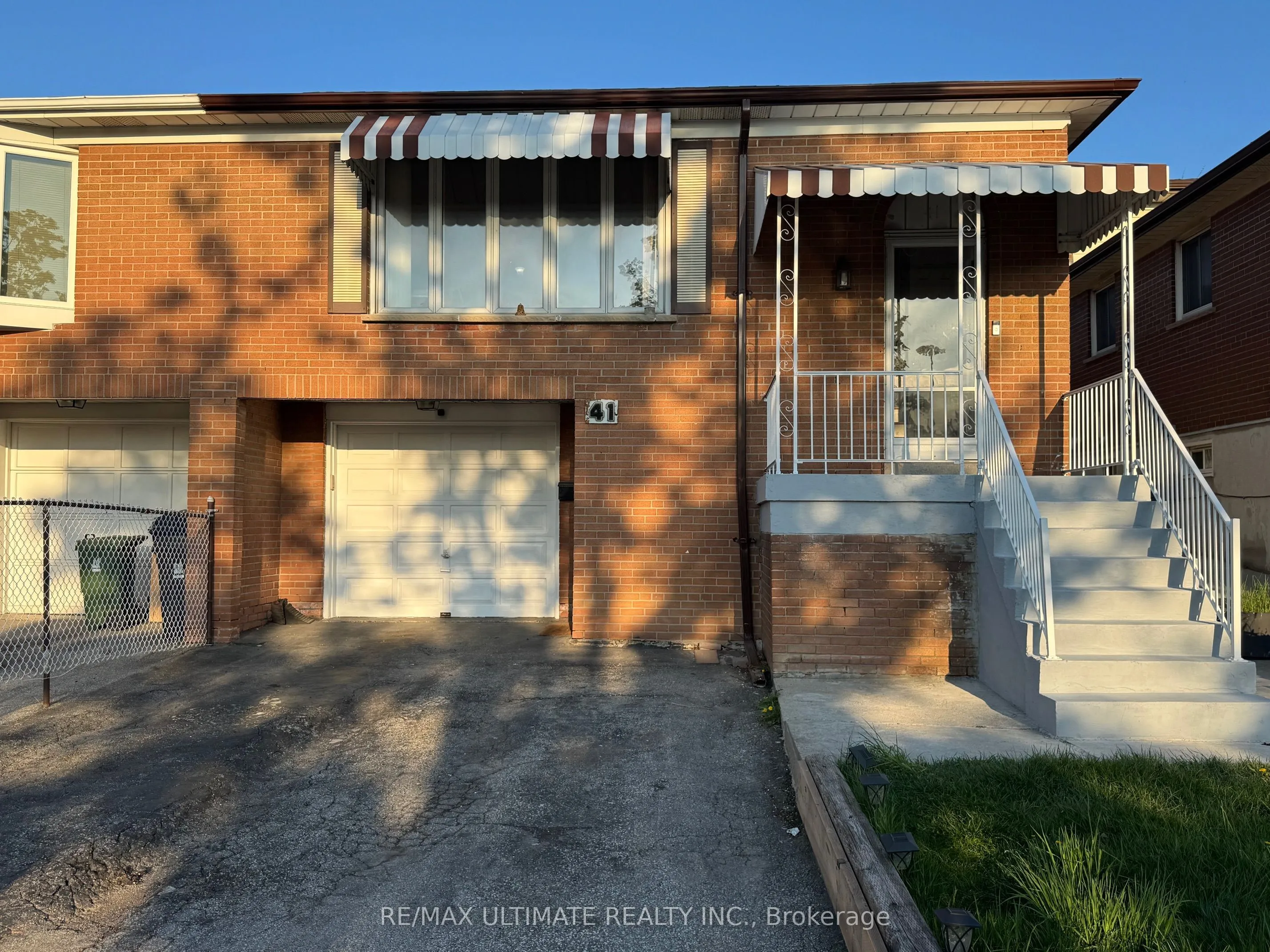 41 Clarion Road, ON M9R 3Y4