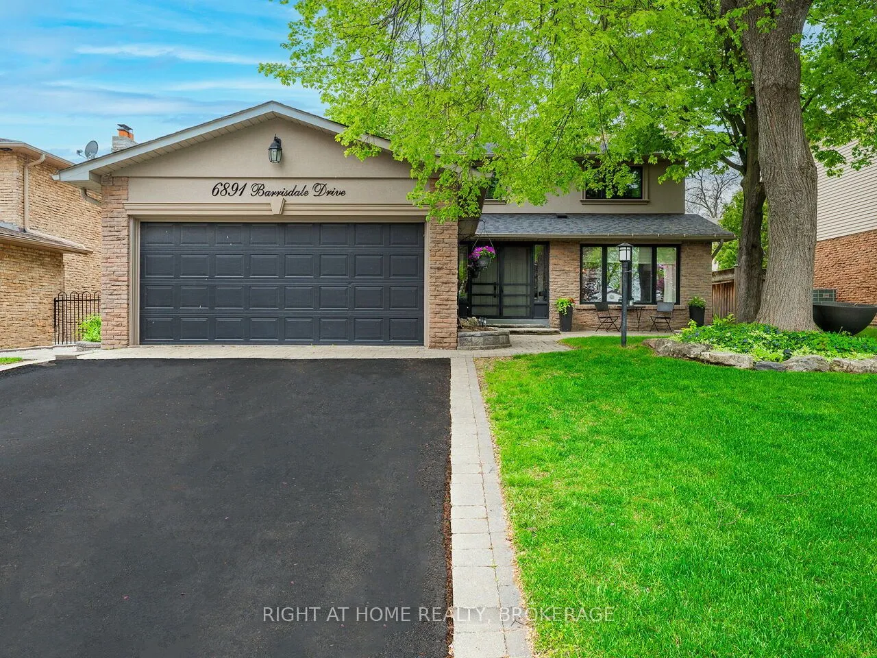 6891 Barrisdale Drive, Mississauga, ON L5N 2H5