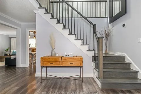 6891 Barrisdale Drive, Mississauga, ON L5N 2H5