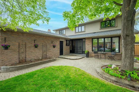 6891 Barrisdale Drive, Mississauga, ON L5N 2H5