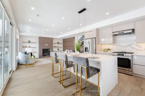 404 Melrose Street, ON M8Z 1H1