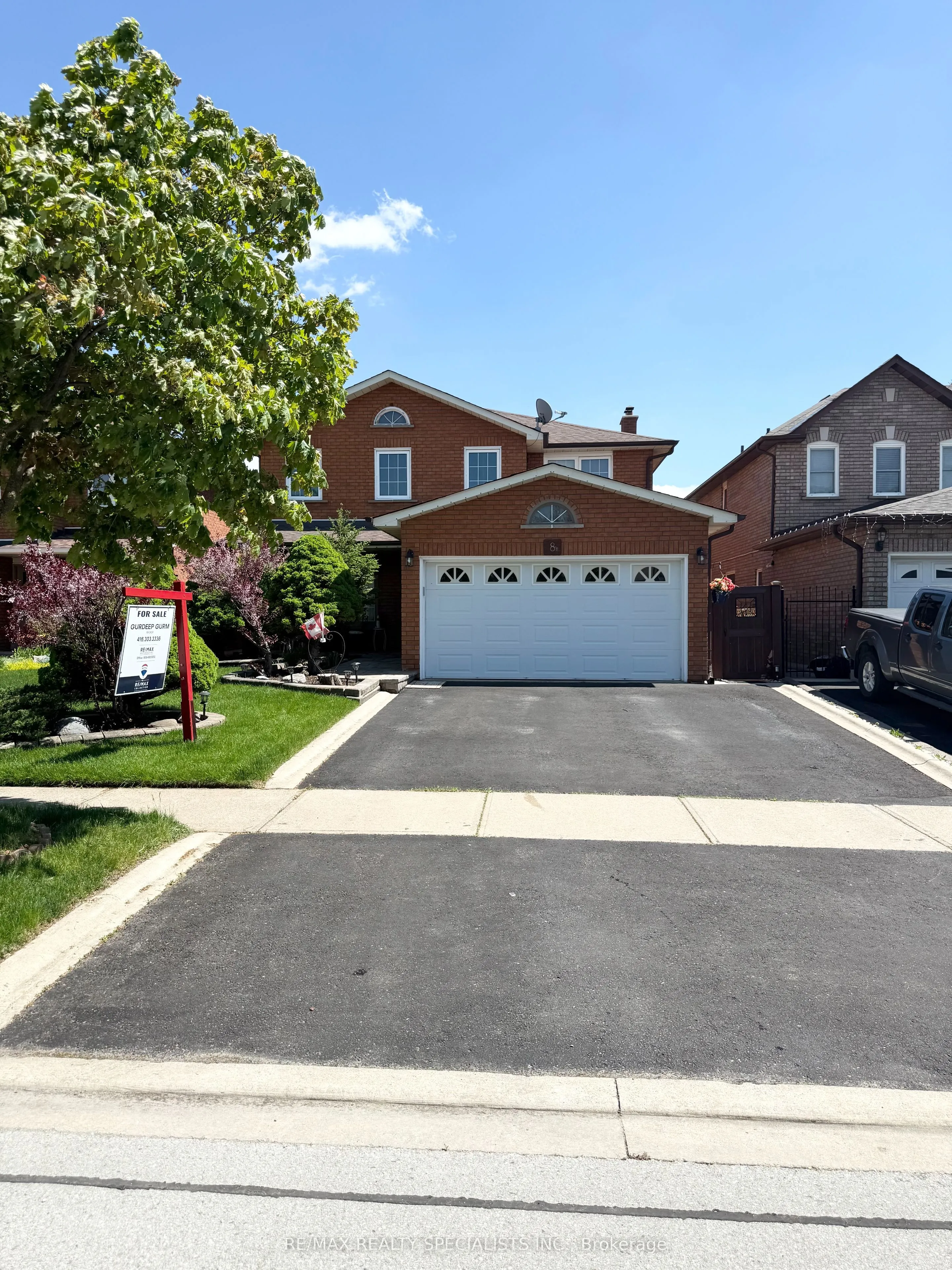8 Cochrane Avenue, ON L6Z 4J4