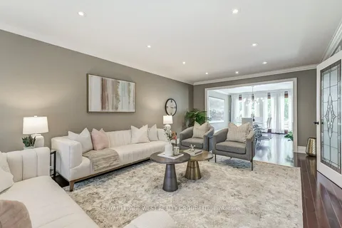 41 Vancho Crescent, ON M9A 4Z1