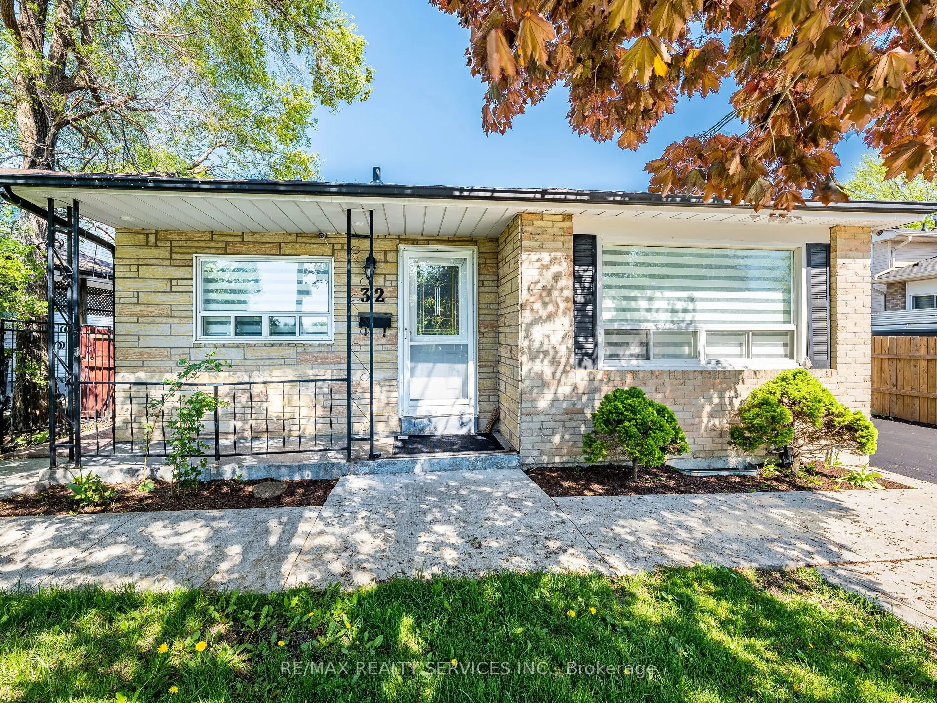 32 Madoc Drive, ON L6V 1Z9
